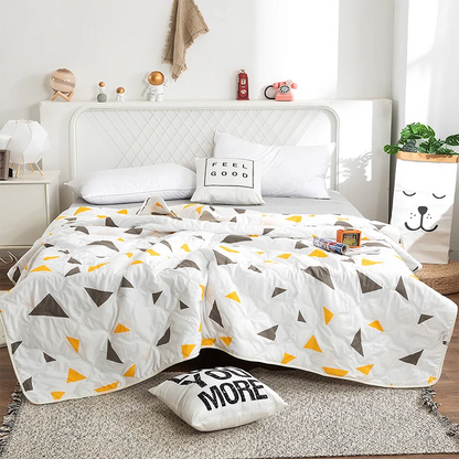 Factory price Silk Blanket Silky Cooling Thin Quilt Summer Blanket Can  machine-wash Single/Queen/King Size