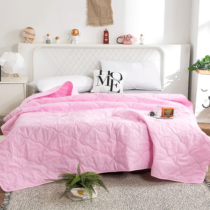 Factory price Silk Blanket Silky Cooling Thin Quilt Summer Blanket Can  machine-wash Single/Queen/King Size