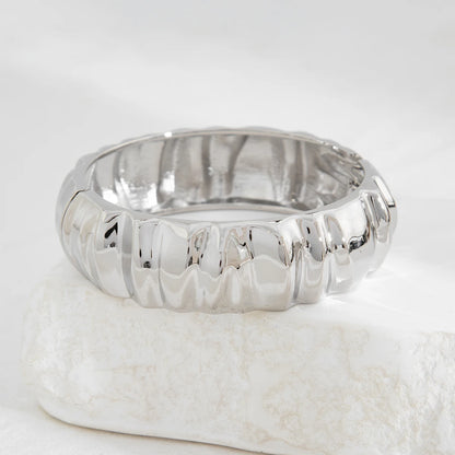 Salircon Unique Design Irregular Geometric Metal Bangles for Women Elegant Classic Oval Imitation Pearl Open Bracelets Jewelry