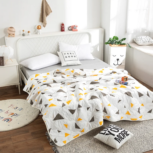 Factory price Silk Blanket Silky Cooling Thin Quilt Summer Blanket Can  machine-wash Single/Queen/King Size