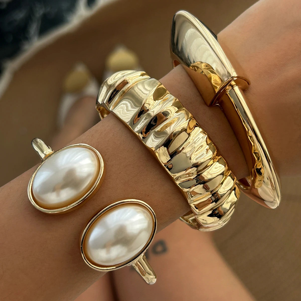 Salircon Unique Design Irregular Geometric Metal Bangles for Women Elegant Classic Oval Imitation Pearl Open Bracelets Jewelry