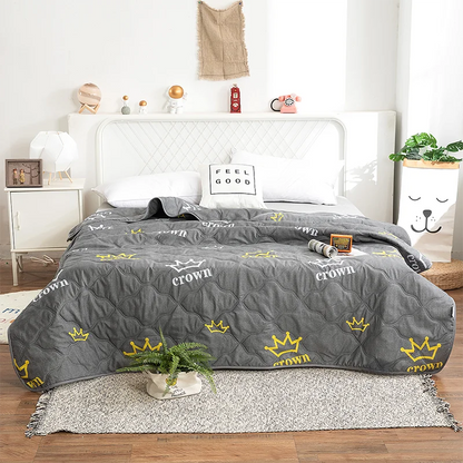 Factory price Silk Blanket Silky Cooling Thin Quilt Summer Blanket Can  machine-wash Single/Queen/King Size