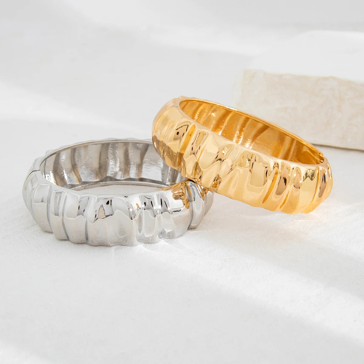 Salircon Unique Design Irregular Geometric Metal Bangles for Women Elegant Classic Oval Imitation Pearl Open Bracelets Jewelry