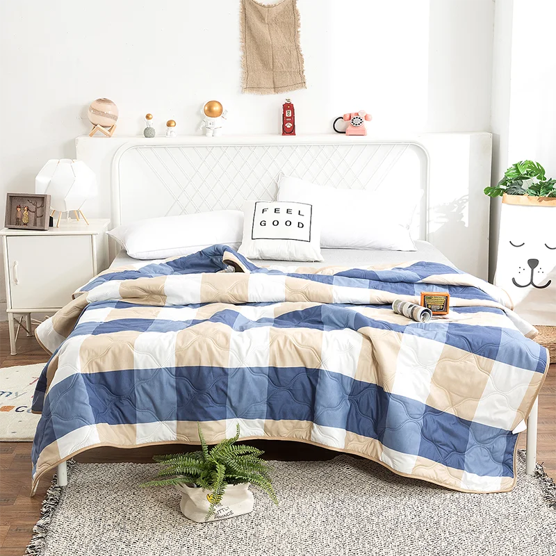 Factory price Silk Blanket Silky Cooling Thin Quilt Summer Blanket Can  machine-wash Single/Queen/King Size